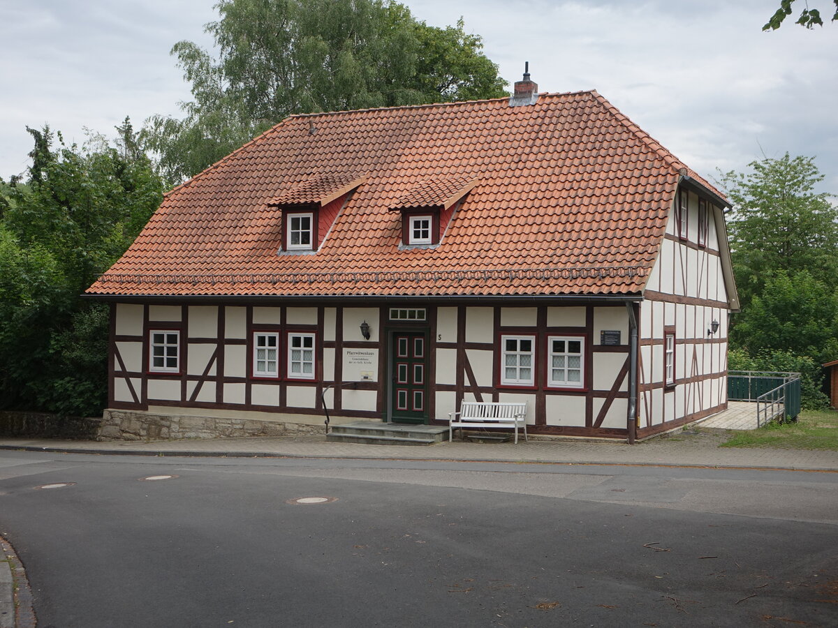 Pfarrwitwenhaus in Herberhausen, erbaut 1787, seit 1989 Gemeindehaus (29.06.2023)