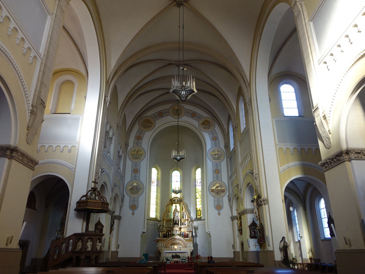 Pilsen, neuromanischer Innenraum der St. Johannes Nepomuk Kirche (26.06.2020)