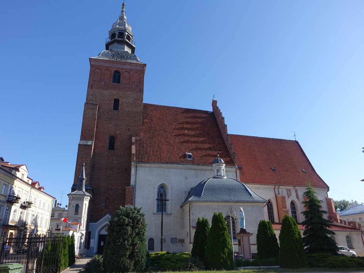 Piotrkow Trybunalski / Petrikau, Pfarrkirche St. Jakobus, erbaut im 13. Jahrhundert (14.06.2021)