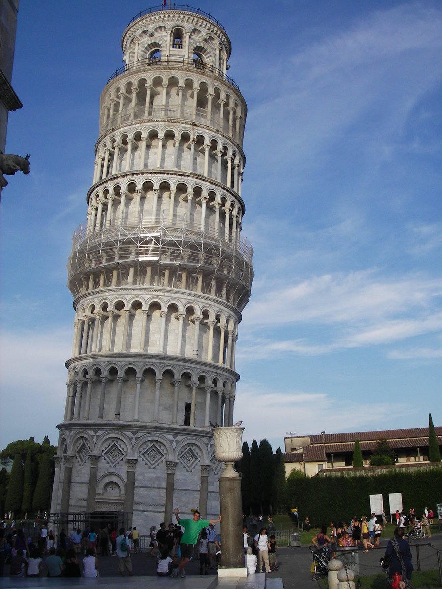 Pisa. Der Schiefe Turm von Pisa. Aufgenommen am 16.08.2009.
