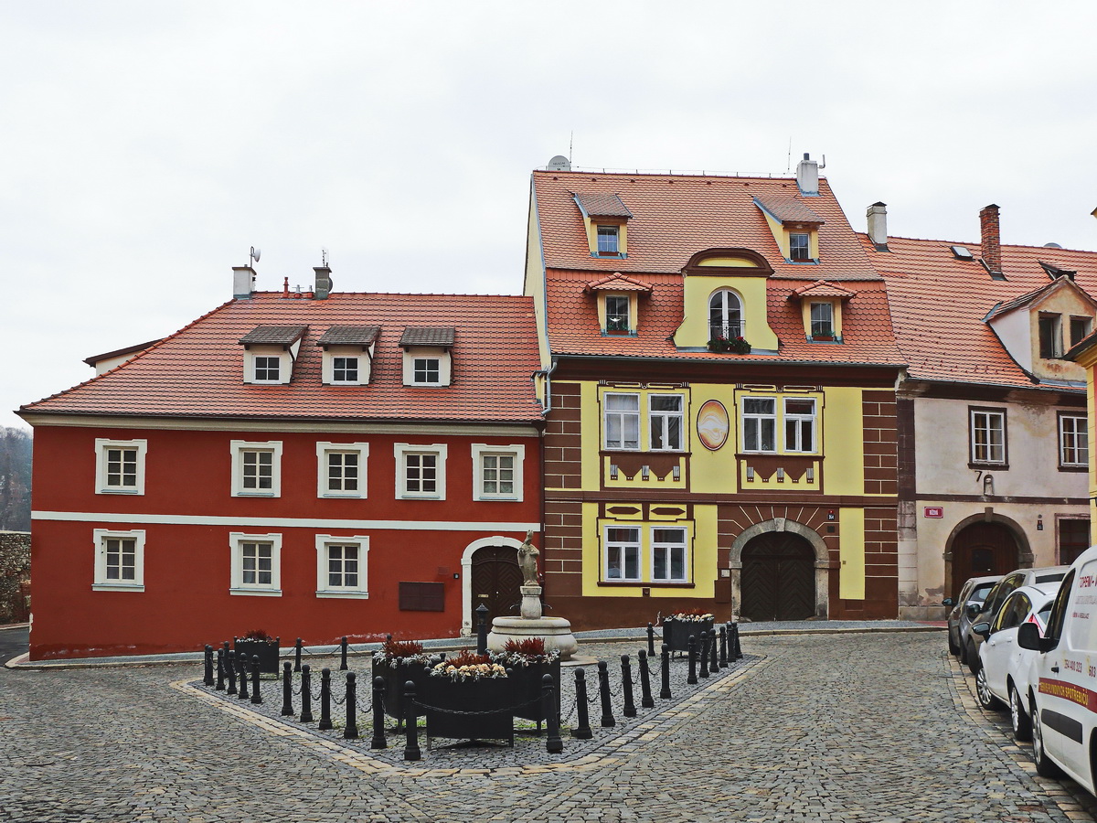 Platz an der Rckseite der Egerer Burg in Cheb am 21. Februar 2019.