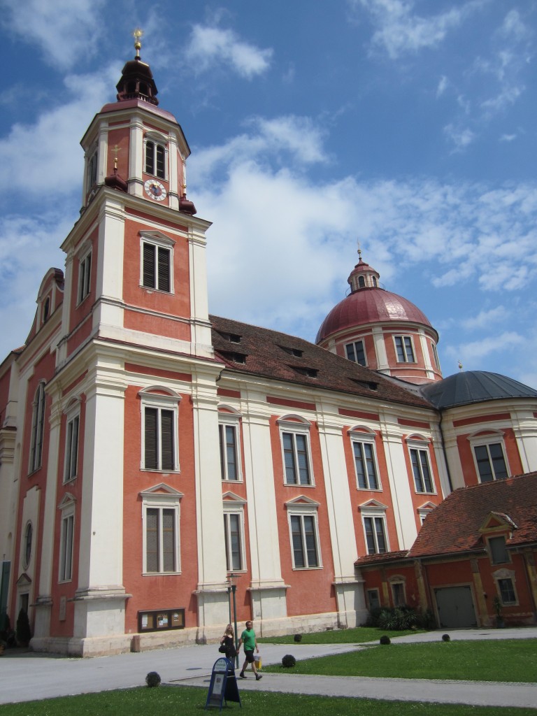 Pllau, Stiftskirche St. Veit, Hochbarock, erbaut von 1701 bis 1712 durch Joachim Carlone und Remigius Horner (29.07.2014)