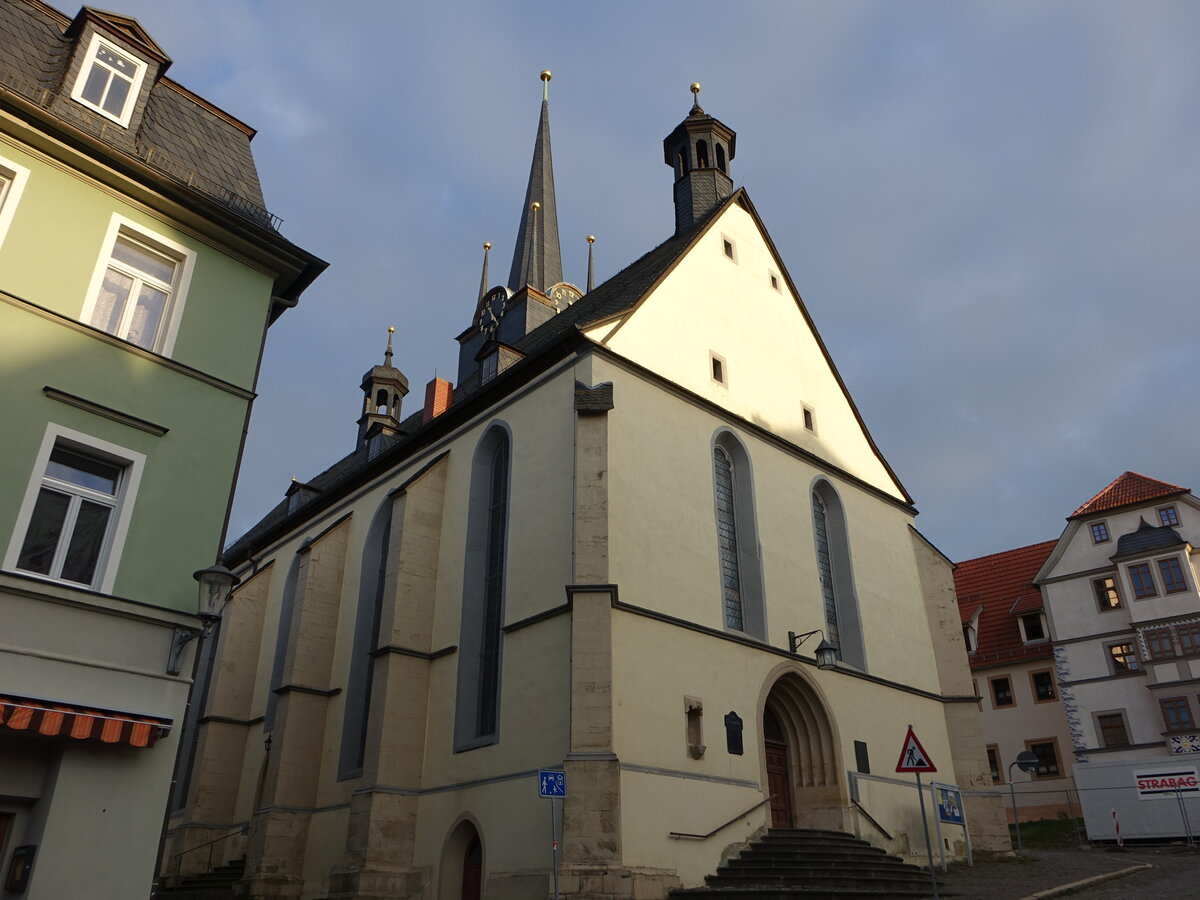 Pneck, evangelische Stadtkirche St. Bartholomus, erbaut im 14. Jahrhundert (19.10.2022)