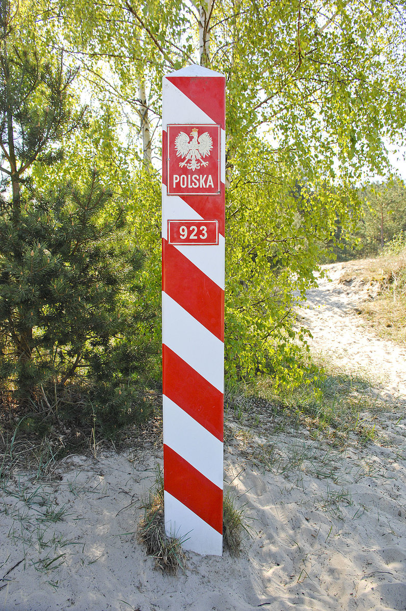 Polnischer Grenzpfosten bei Świnoujście (Swinemnde). Aufnahme: 6. Mai 2016.