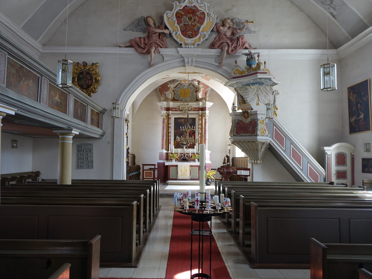 Pommelsbrunn, Innenraum und Altar der St. Lorenz Kirche (05.04.2015)