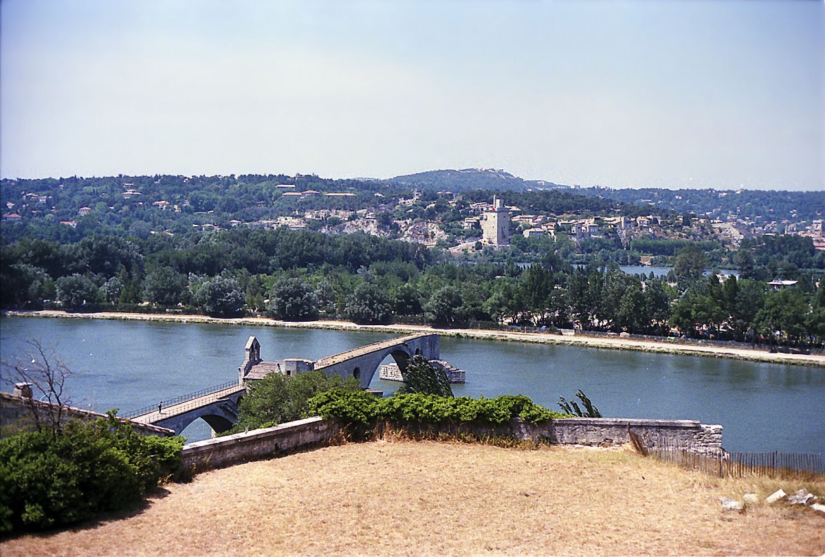 Pont Saine Bnzet ber Le Rhne Bras in Avigon. Aufnahme: Juli 1986 (digitalisiertes Negativfoto).