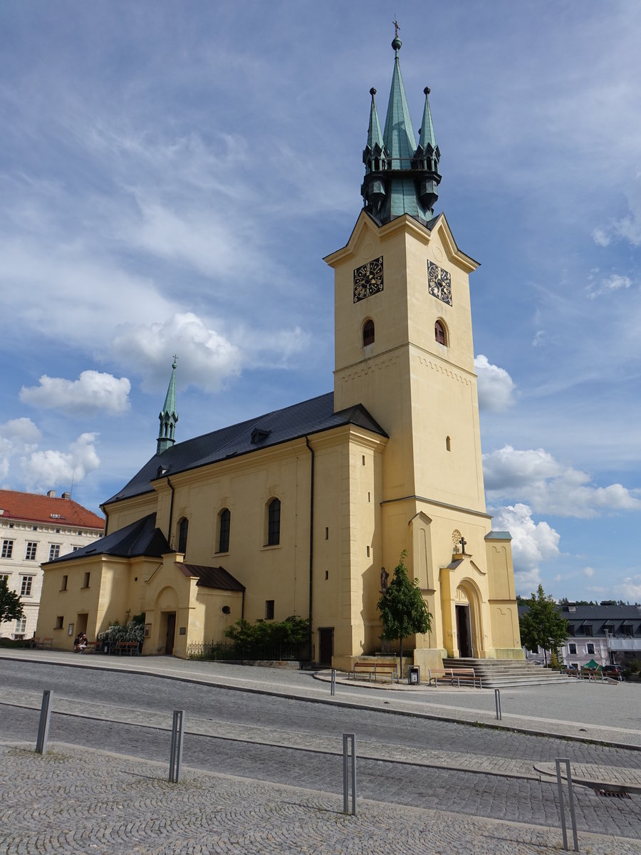 Pribram/ Freiberg in Bhmen, gotische Pfarrkirche St. Jakob, erbaut im 13. Jahrhundert (01.06.2019) 