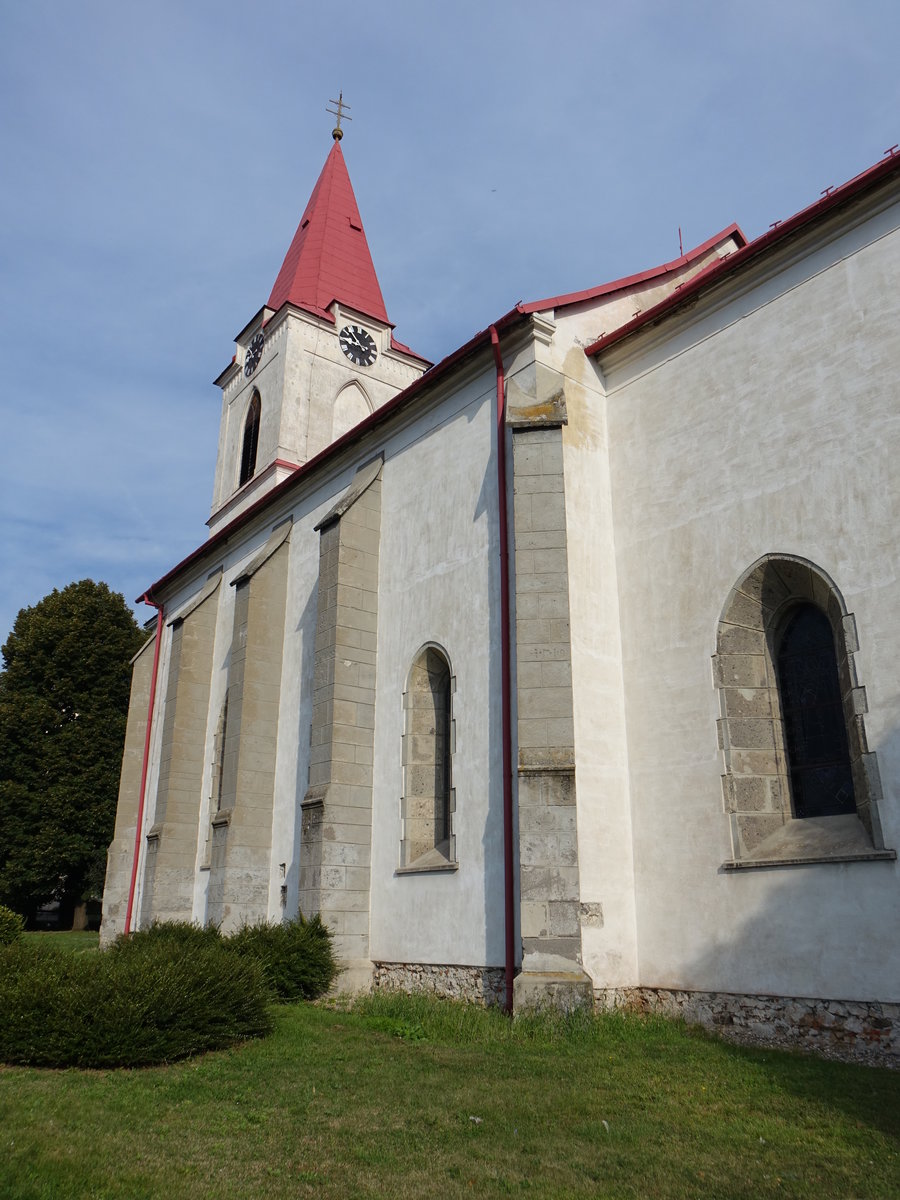 Pukanec / Pukanz, gotische Pfarrkirche St. Nikolaus, erbaut im 14. Jahrhundert (29.08.2020)