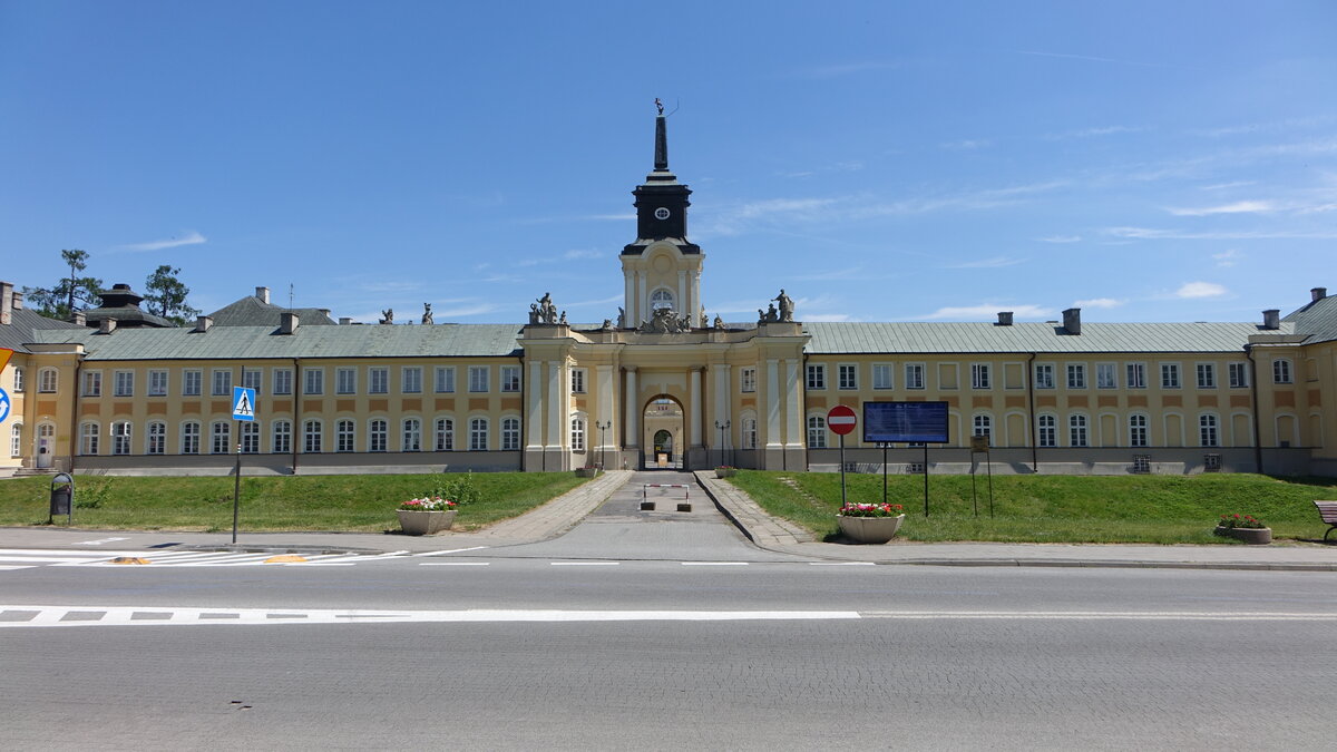 Radzyn Podlaski, Potocki Palast, erbaut im 18. Jahrhundert (15.06.2021)
