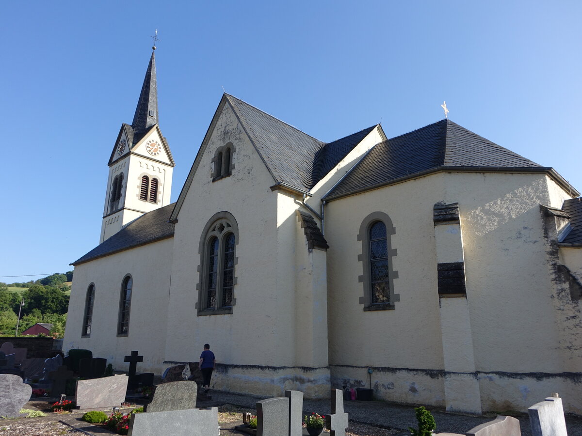 Ralingen, kath. Pfarrkirche St. Martin, erbaut von 1895 bis 1896 (23.06.2022)