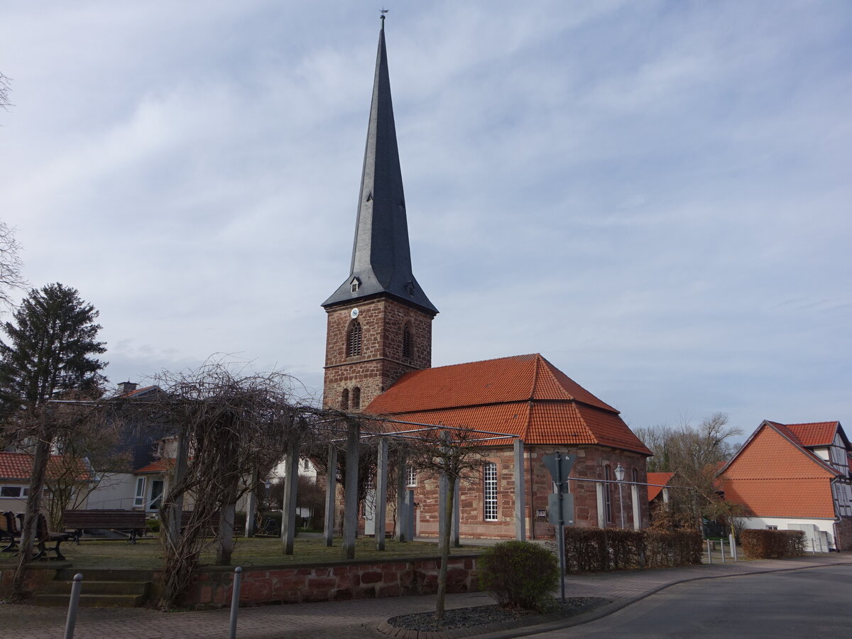 Reichensachsen, evangelische Kirche, romanischer Westturm, erbaut im 11. Jahrhundert, Kirchenschiff erbaut 1773 (17.03.2024)