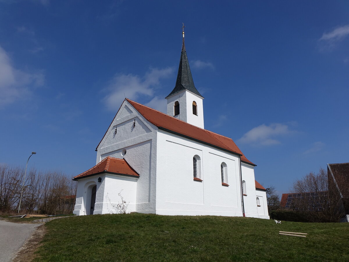 Reichersdorf, Pfarrkirche St. Lorenz, Saalkirche mit eingezogenem quadratischem Chor, erbaut 1730 (20.03.2016)