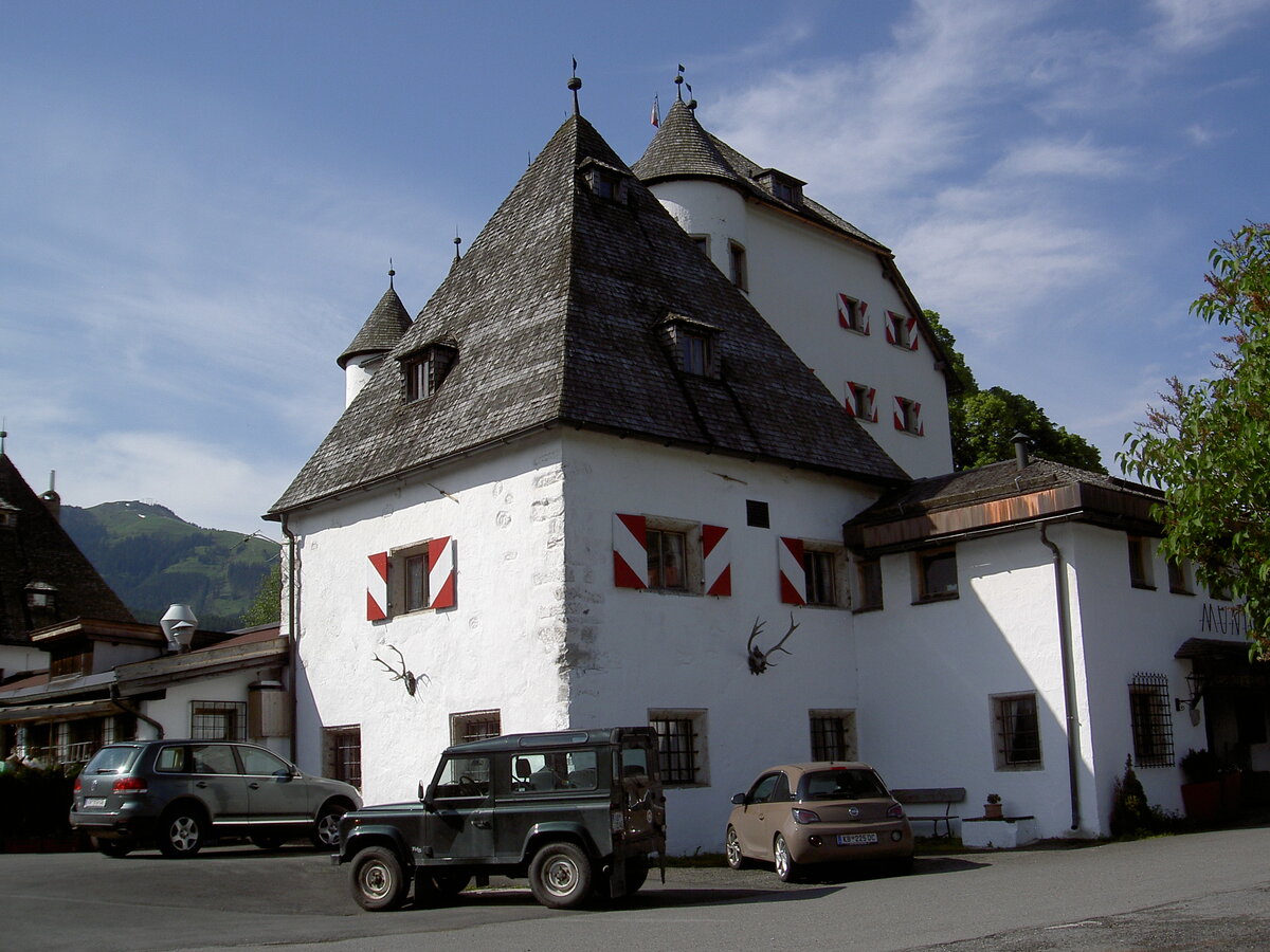 Reith, Schloss Mnichau, erbaut im 15. Jahrhundert (09.06.2013)