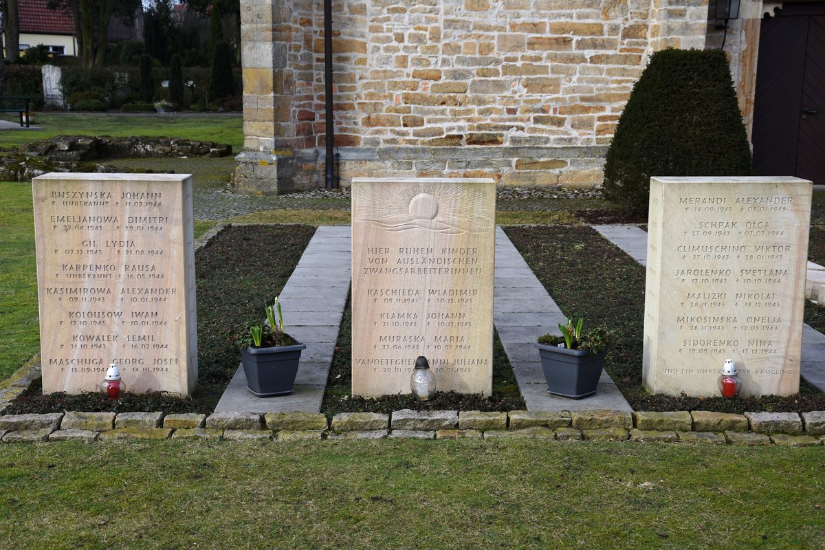 RHEINE, Ortsteil Mesum (Kreis Steinfurt), 13.02.2016, zum Gedenken an verstorbene Kinder auslndischer Zwangsarbeiter(innen) auf dem Alten Friedhof