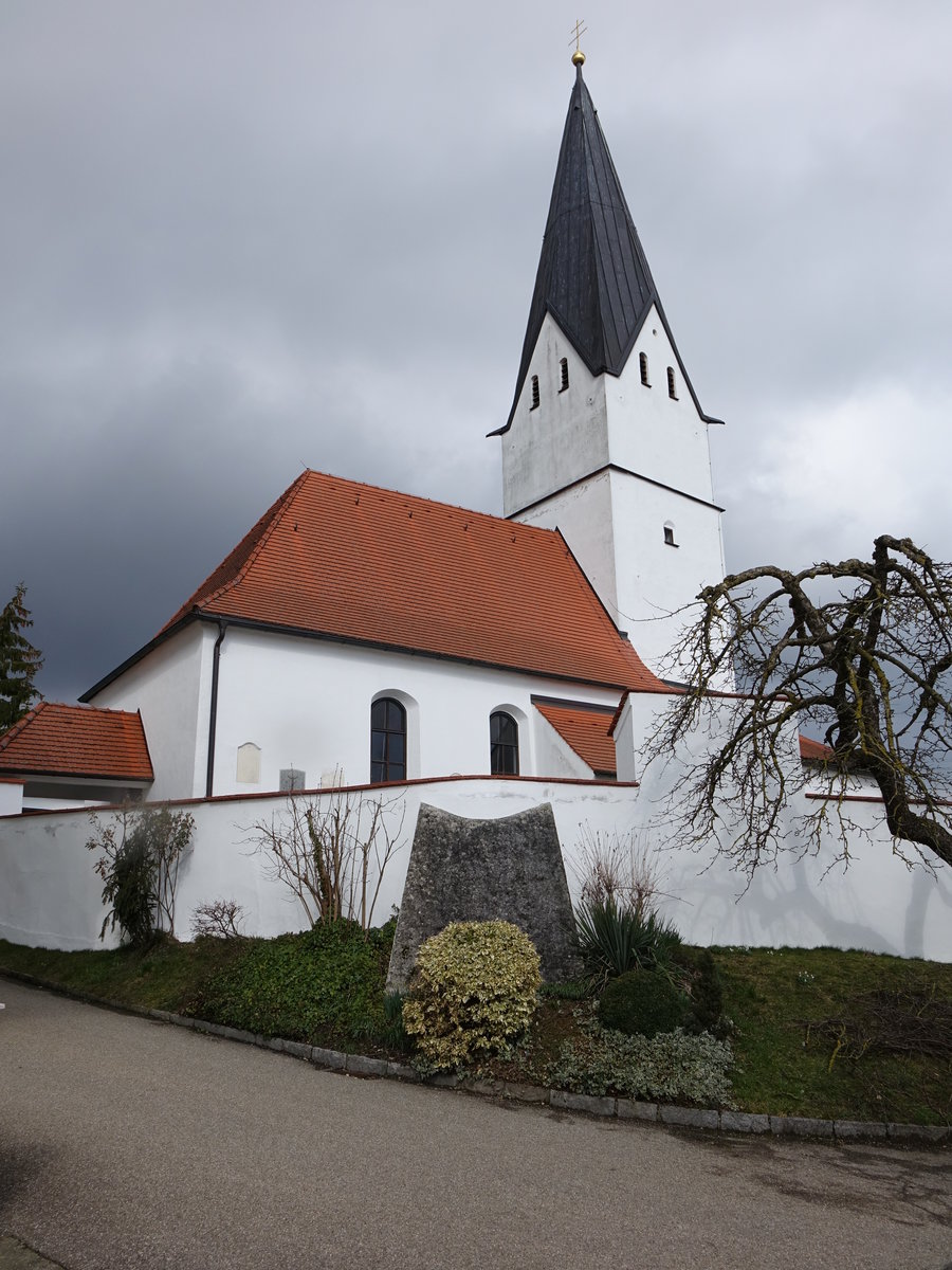Riedensheim, St. Stephan Kirche, Chorturmkirche erbaut im 14. Jahrhundert (06.03.2016)
