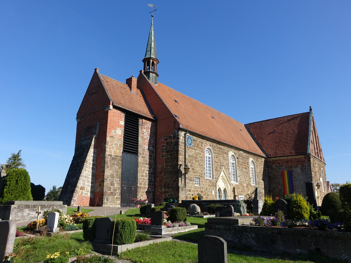 Rodenkirchen, evangelische St. Matthus Kirche, erbaut im 13. Jahrhundert (08.10.2021)