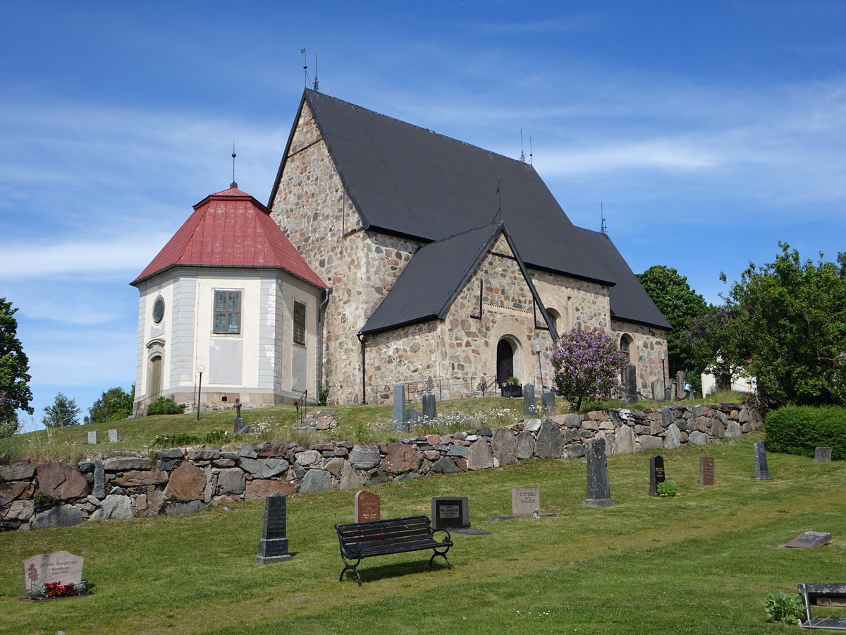 Roslags-Bro, Ev. Kirche, erbaut im 13. Jahrhundert (23.06.2017)