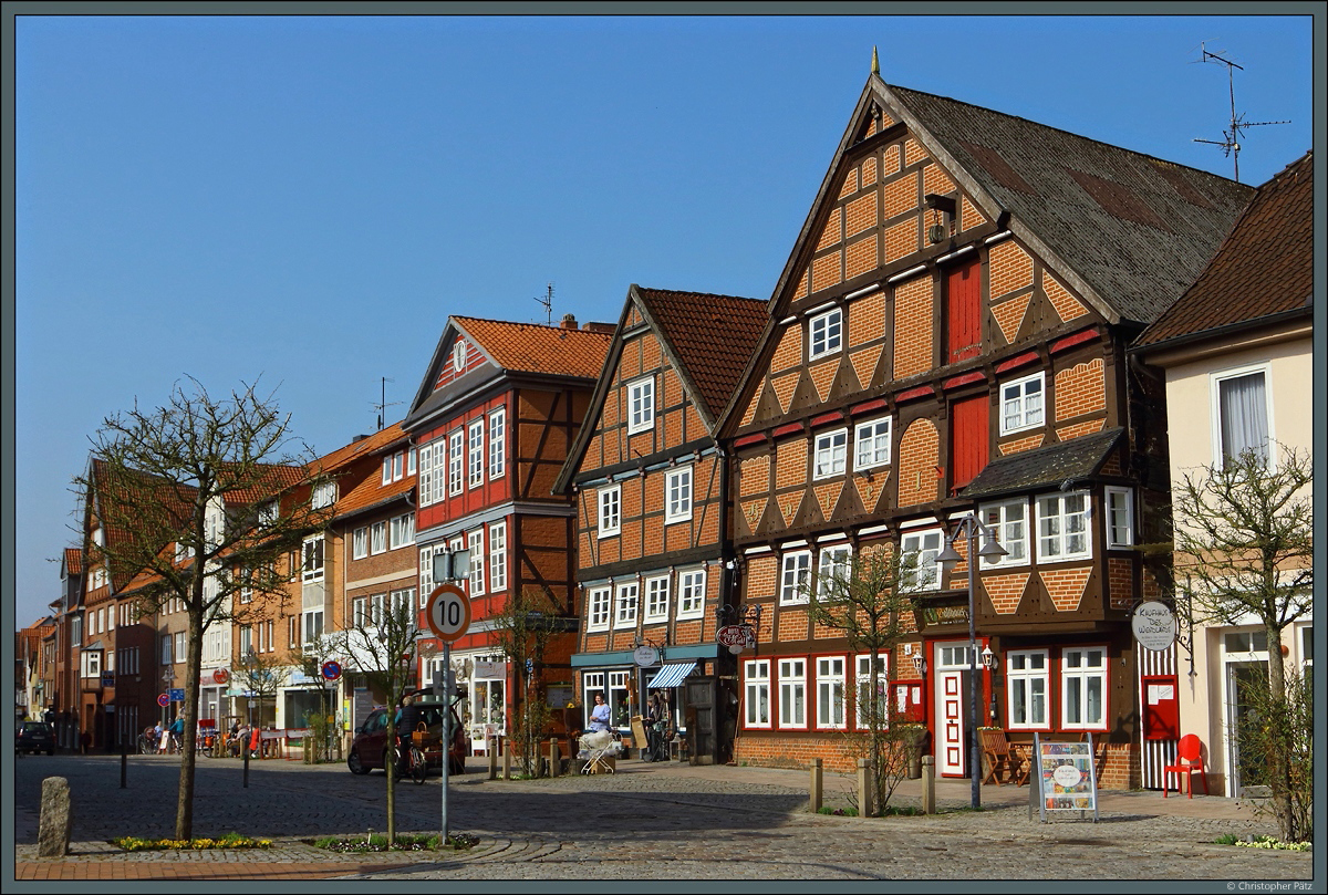 Rund um den Markt stehen einige der ltesten Huser Dannenbergs. Das im Vordergrund stehende Gasthaus Gundelfinger stammt aus dem Jahr 1608. (10.04.2018)