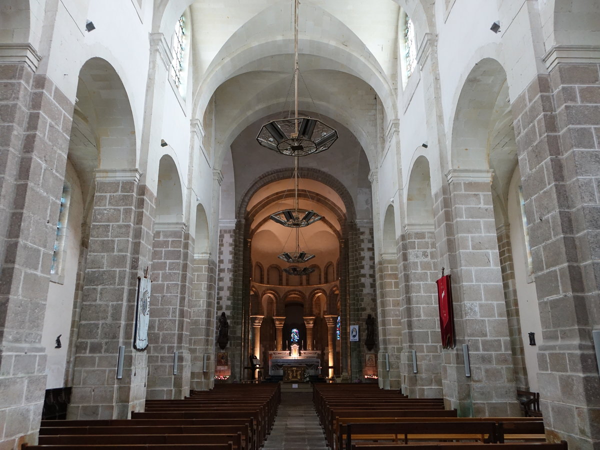 Saint-Gildas-en-Rhuys, Innenraum der Klosterkirche St. Gildas (11.07.2017)