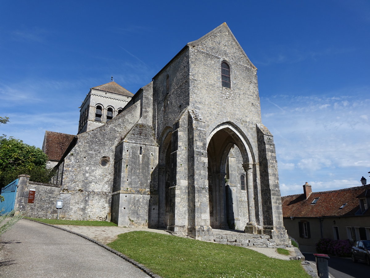 Saint-Loup-de-Naud, St. Loup Kirche, erbaut ab dem 11. Jahrhundert (10.07.2016)