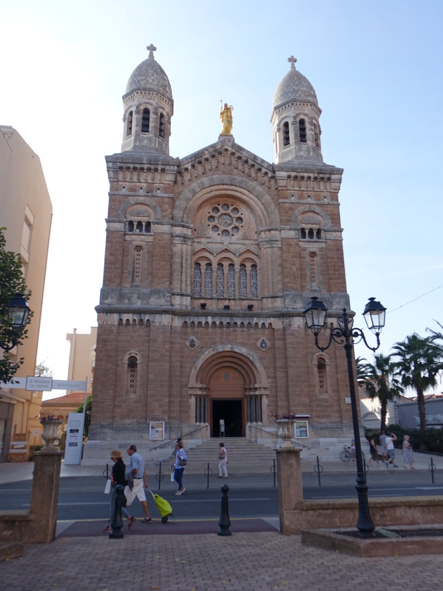 Saint-Raphal, die Basilika Notre-Dame de la Victoire wurde in der Mitte des 19. Jahrhunderts erbaut, um an den Sieg der christlichen Mittelmeermchte gegen die Flotte Sultan Selims II. unter Admiral Ali Pascha in der Seeschlacht von Lepanto zu erinnern (26.09.2017)