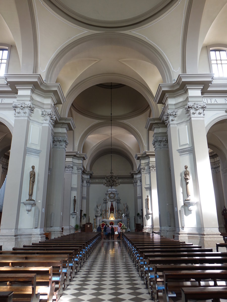 San Daniele del Friuli, barocker Innenraum der Kathedrale St. Michele (05.05.2017)