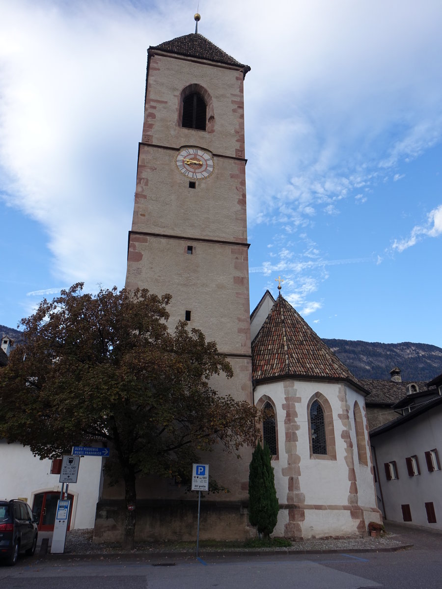 San Michele/Eppan, Pfarrkirche St. Michael, Langhaus aus romanischer Zeit, Chor von 1520 (27.10.2017)