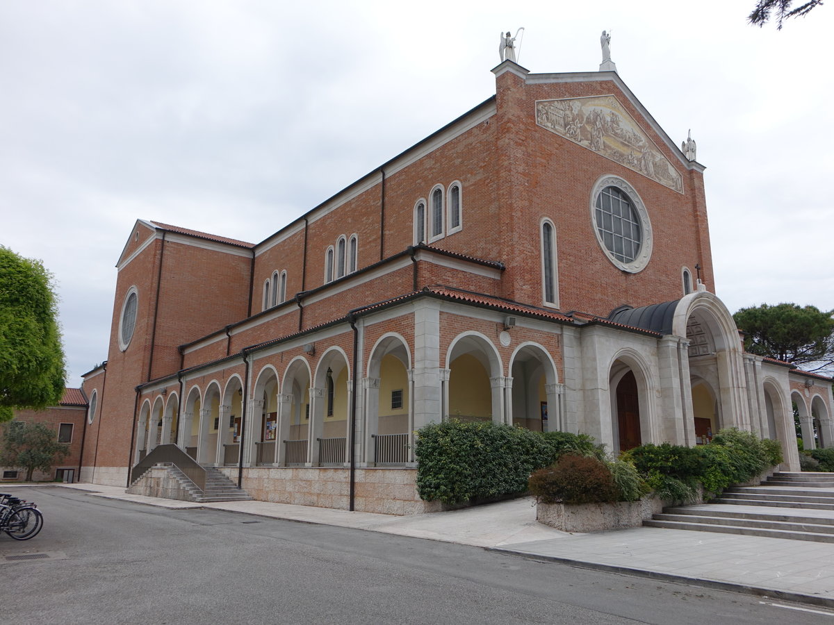 San Vito al Tagliamento, Klosterkirche St. Nicolo vom Kloster Madonna di Rosa, erbaut bis 1860 (06.05.2017)