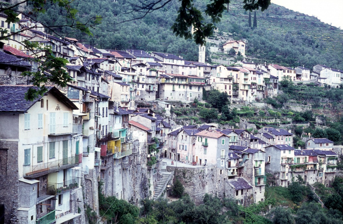 Saorge ist ein Dorf in der sdfranzsischen Region Provence-Alpes-Cte d'Azur. Das Dorf hat ca. 450 Einwohner. - Aufnahmedatum: 2. Juli 1972.