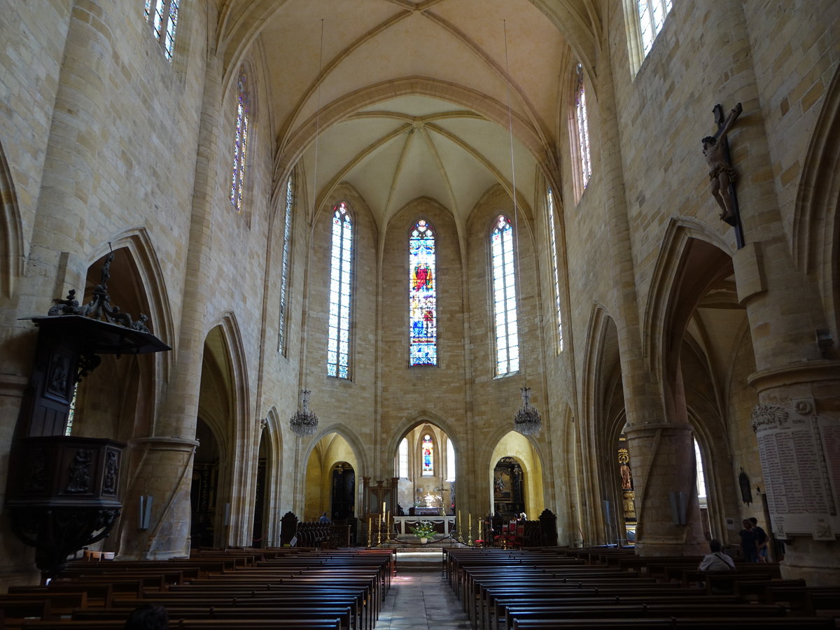 Sarlat-le-Caneda, Innenraum der Kathedrale Saint-Sacerdos, erbaut im 16. Jahrhundert, Chorgesthl 17. Jahrhundert (22.07.2018)