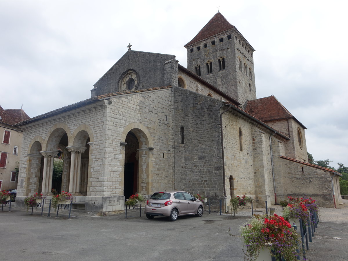 Sauveterre-de-Barn, Pfarrkirche Saint-Andre, erbaut im 12. Jahrhundert (27.07.2018)