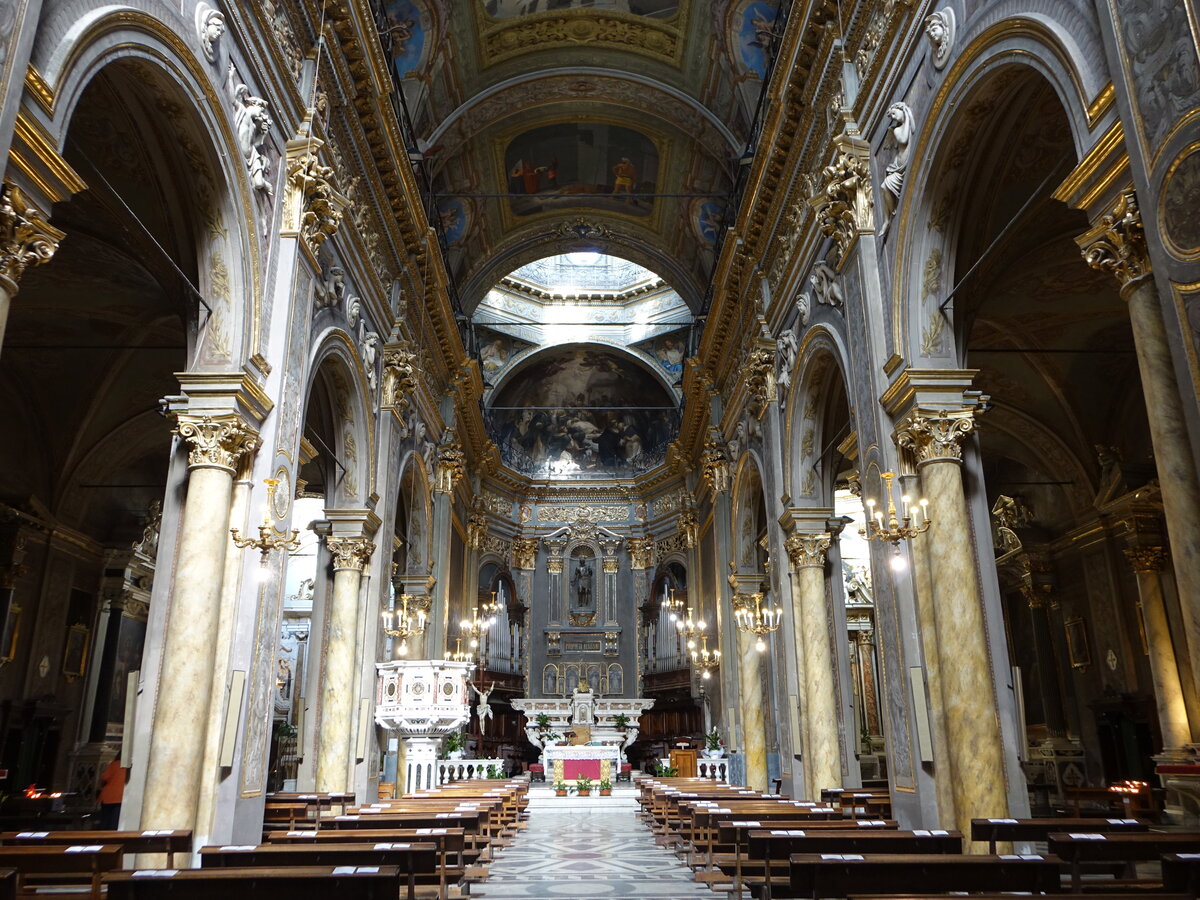 Savona, Innenraum mit Gemlden von C. Ratti und P. Brusco in der St. Giovanni Battista Kirche (02.10.2021)