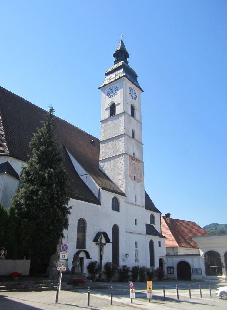 Scheibbs, Pfarrkirche St. Magdalena, Dreischiffige sptgotische Hallenkirche, 
erbaut Ende des 15. Jahrhundert, barockisiert 1726 (17.08.2013)