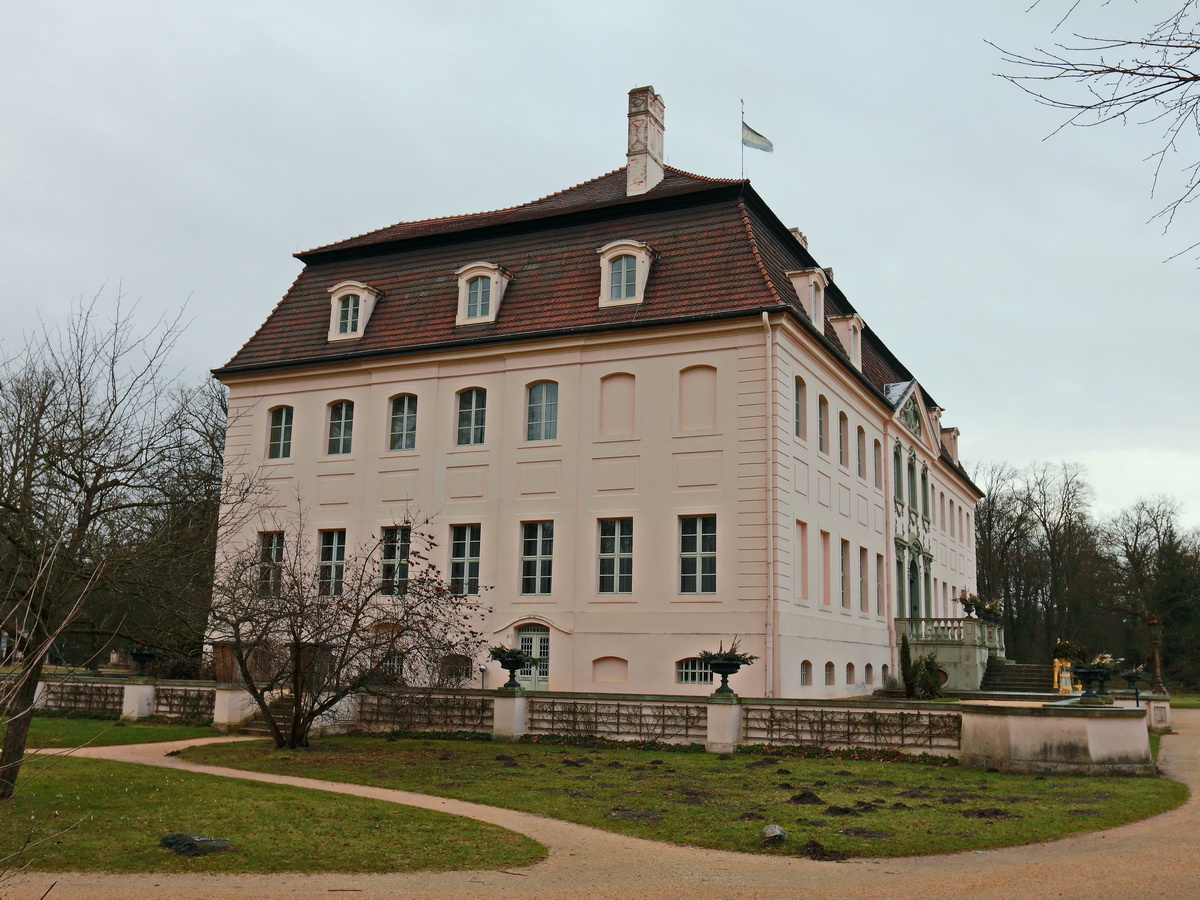 Schloss Branitz im Frst-Pckler-Museum Park am 02. Mrz 2017 im Regen.