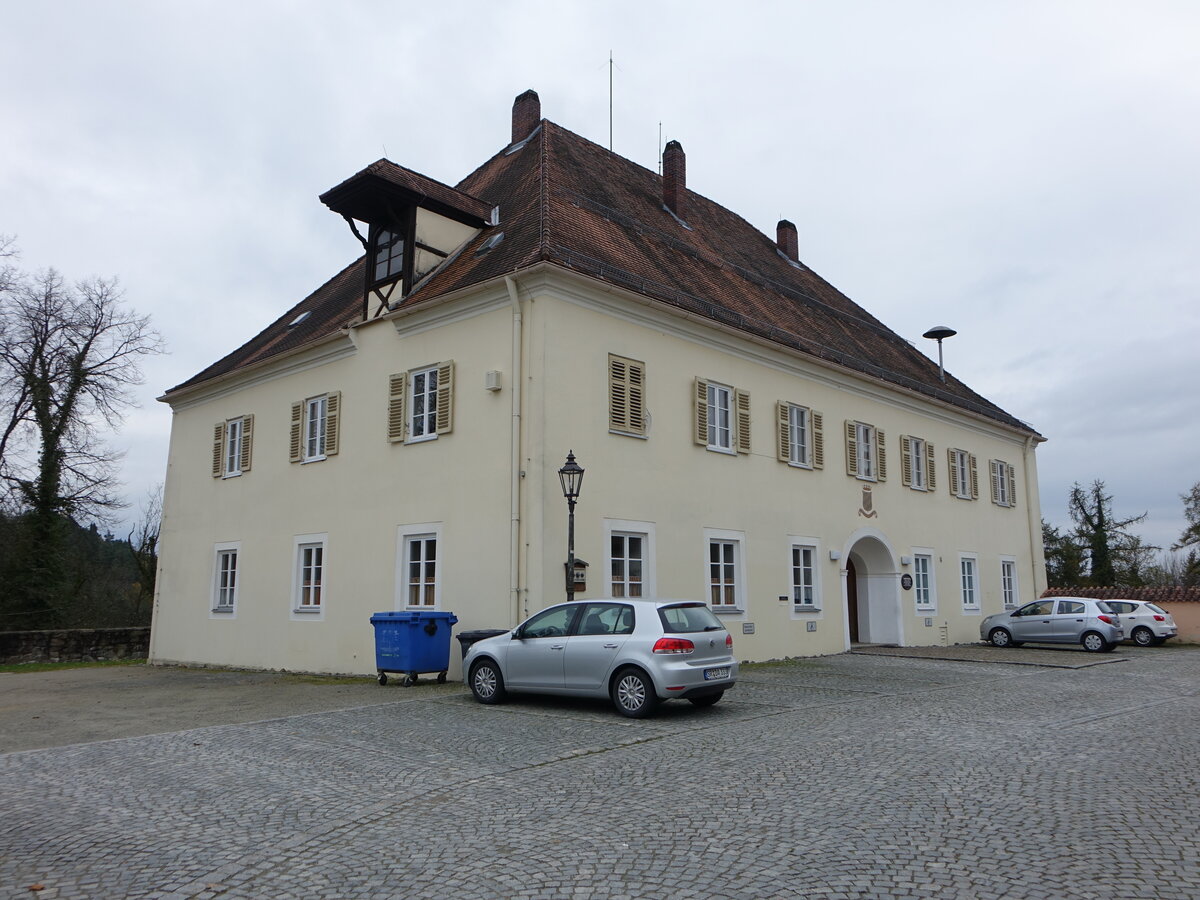 Schloss Mitterfels, von 1799 bis 1879 knigl. Landgericht, seit 1973 Rathaus (06.11.2017) 