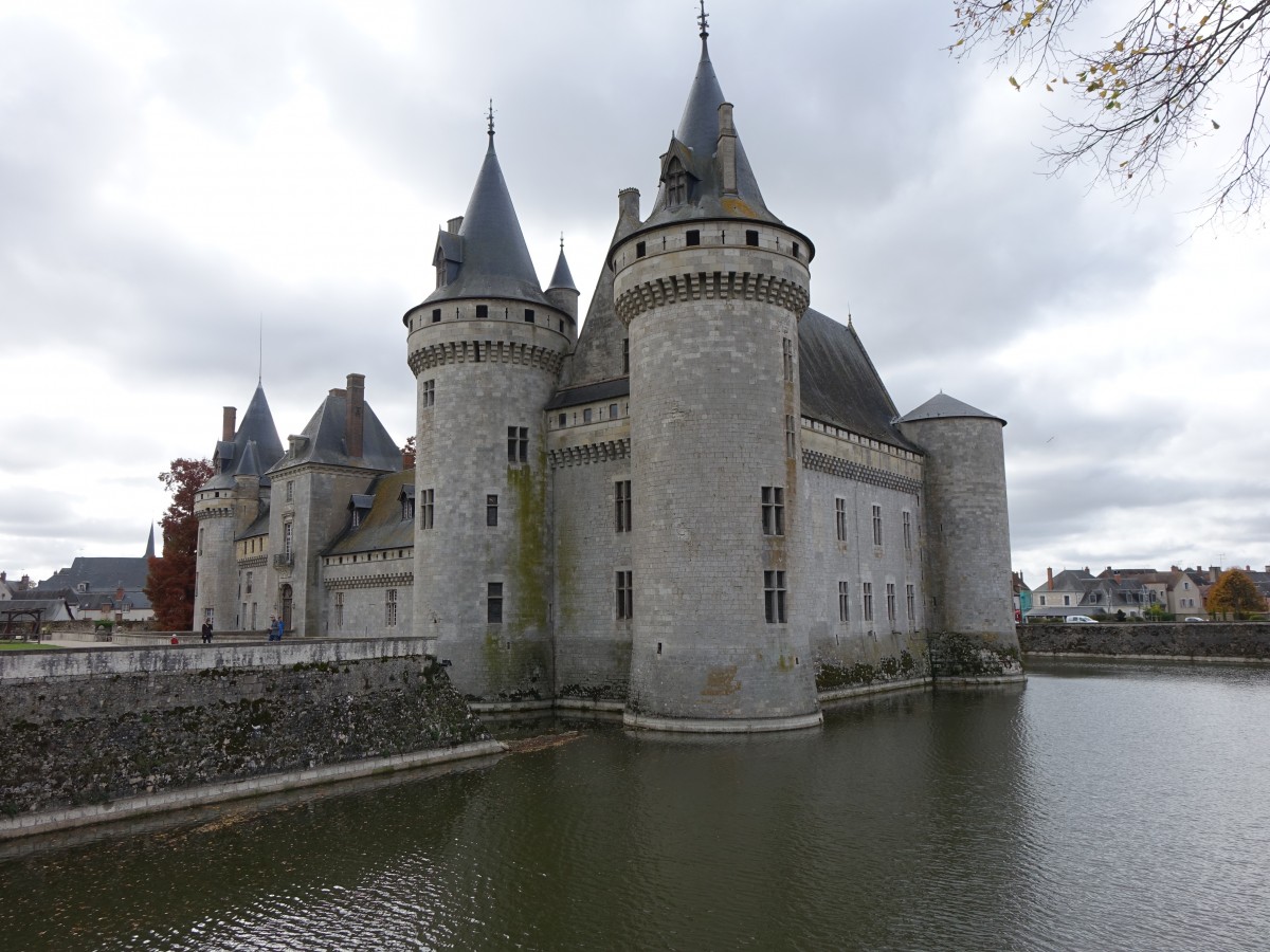 Schloss Sully-sur-Loire, erbaut ab 1395 durch Guy VI. de La Trmolle (29.10.2015)