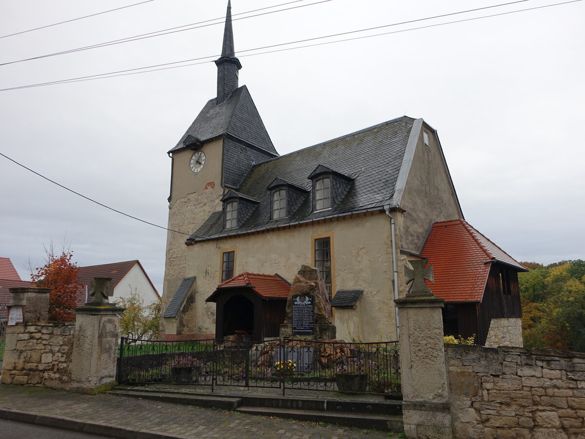 Schmiedehausen, evangelische Kirche, einschiffige Chorturmkirche, erbaut im 15. Jahrhundert, 1608 erweitert (21.10.2022)