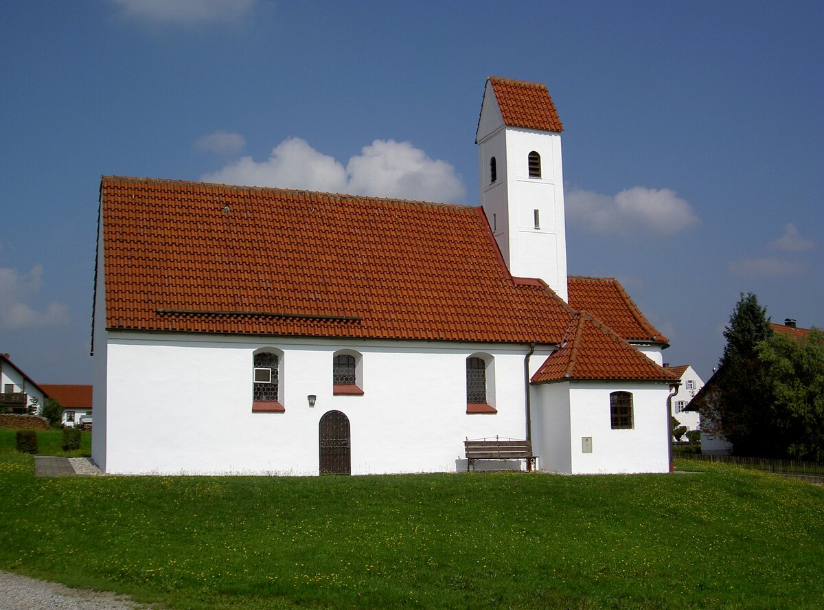 Schnbach, Pfarrkirche St. Ulrich, sptgotischer Saalbau erbaut im 15. Jahrhundert (07.09.2014)