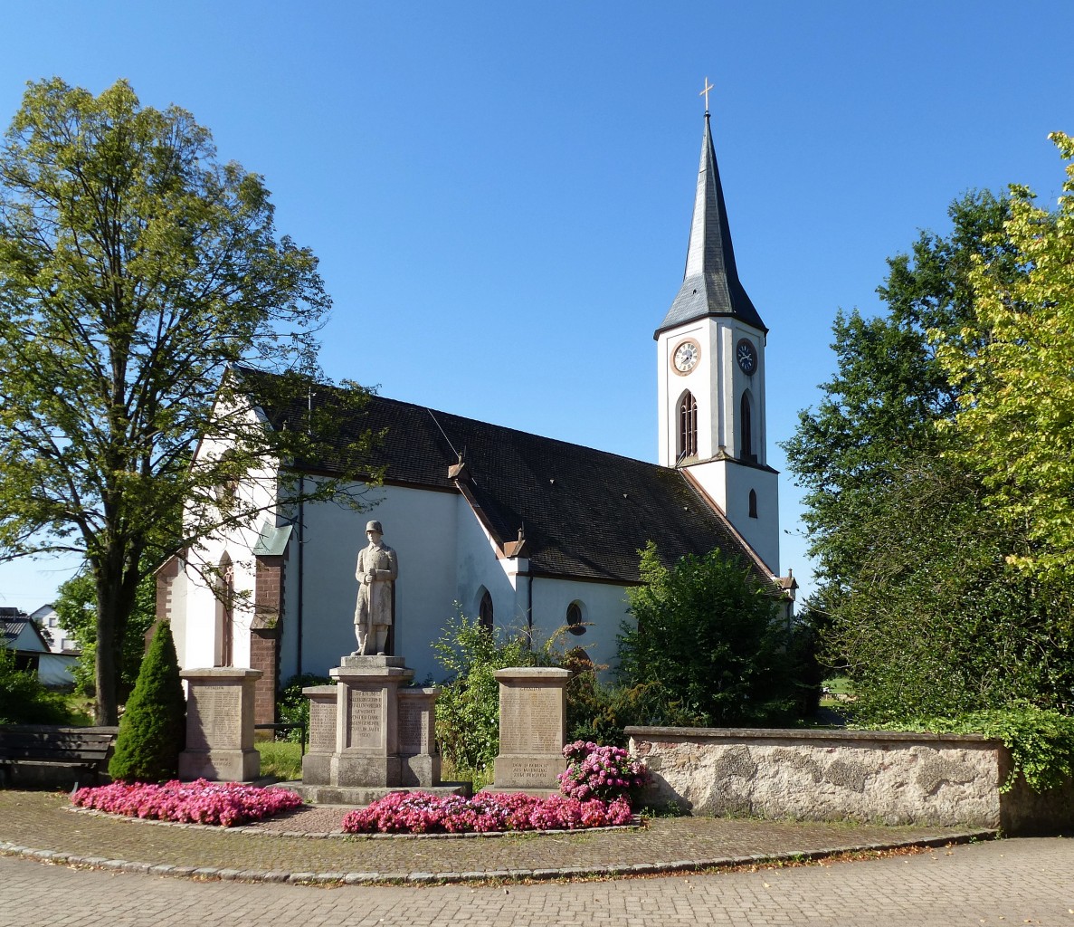 Sexau, die evangelische Dorfkirche, wurde von 1864-65 im neugotischen Stil erbaut, Aug.2015