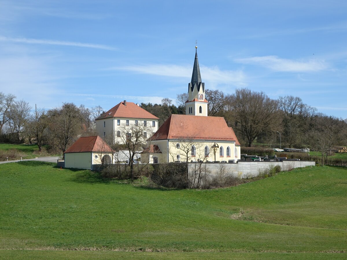 Singenbach, Pfarrkirche St. Stephan, erbaut im 15. Jahrhundert (15.04.2015)