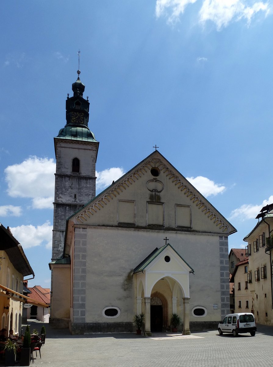 Skofja Loka, die Jakobskirche in der Altstadt, ein sptgotischer Hallenbau von 1471, Juni 2016