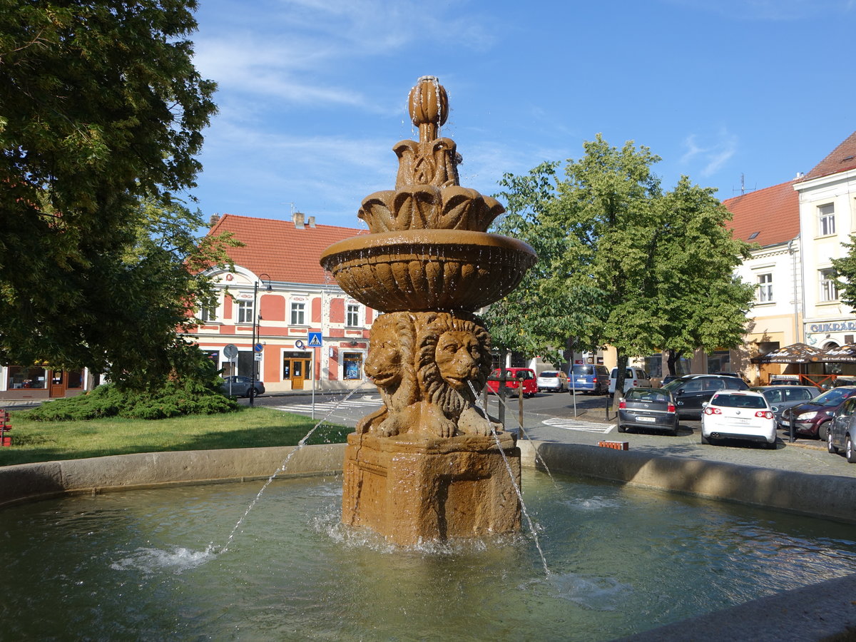 Slany / Schlan, barocker Brunnen am Hauptplatz Masarykovo Namesti (28.06.2020)