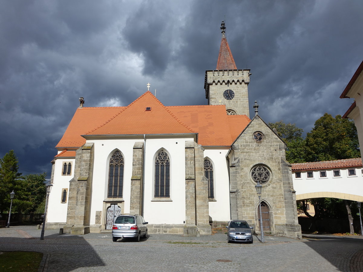 Slatinany / Slatinian, Pfarrkirche St. Martin, erbaut im 14. Jahrhundert (30.09.2019)