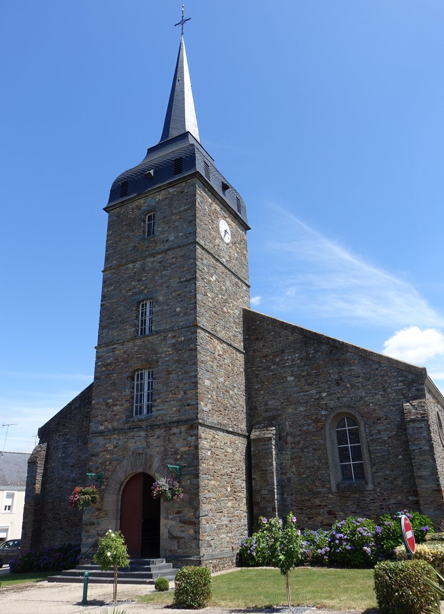 Soudan, Pfarrkirche Saint-Pierre, erbaut im 18. Jahrhundert (10.07.2017)