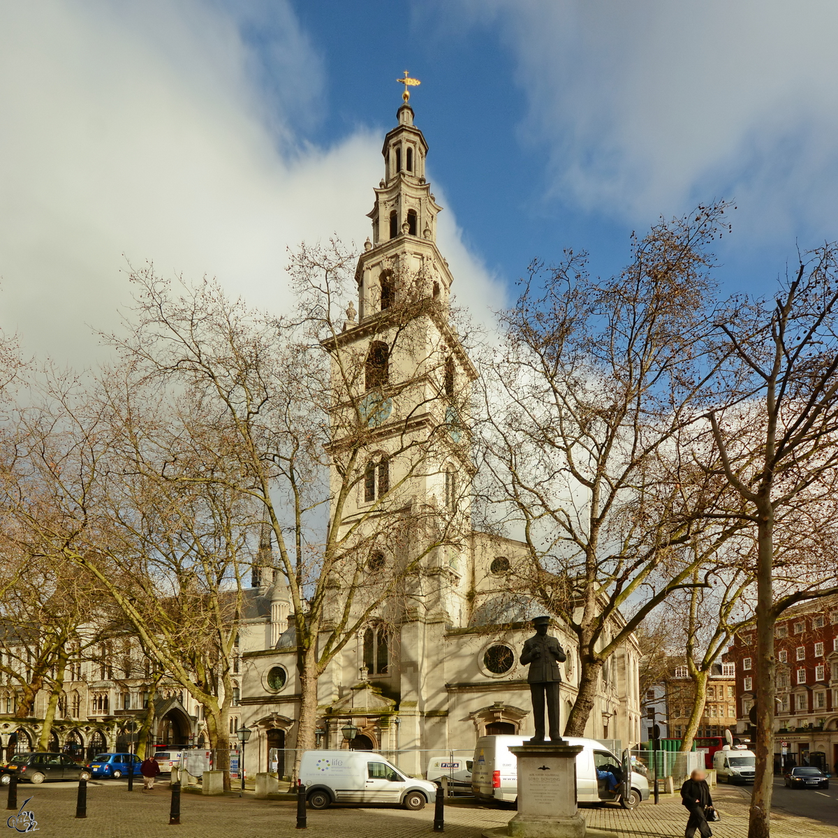 St Clement Danes ist eine 1682 fertiggestellte anglikanische Kirche in London. (Februar 2015)