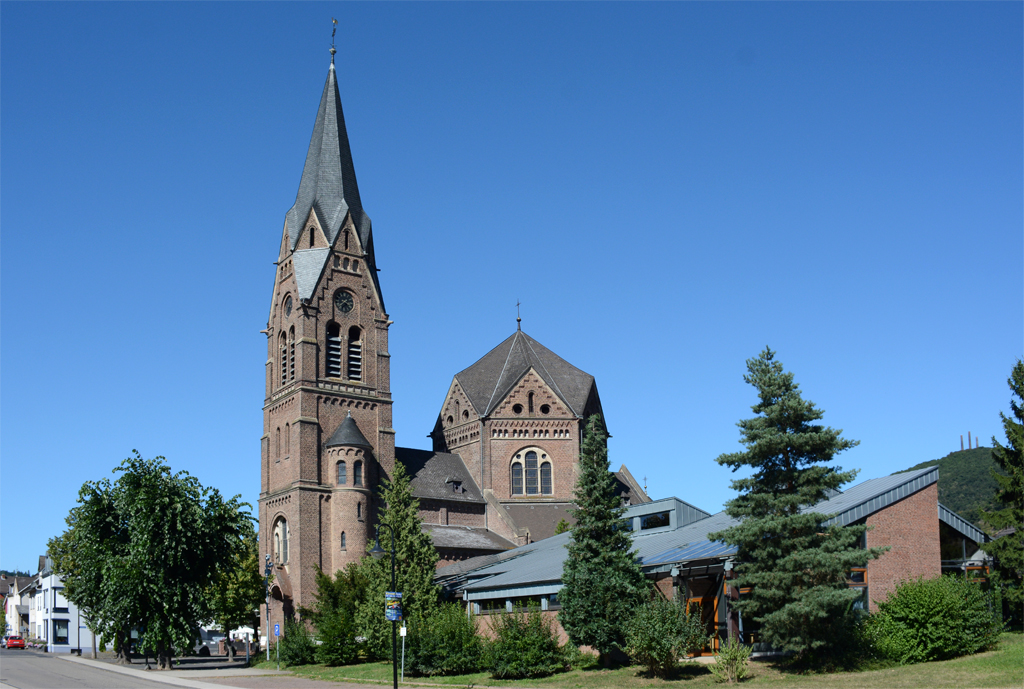 St. Lambertus-Kirche in Spay am Rhein - 23.08.2016