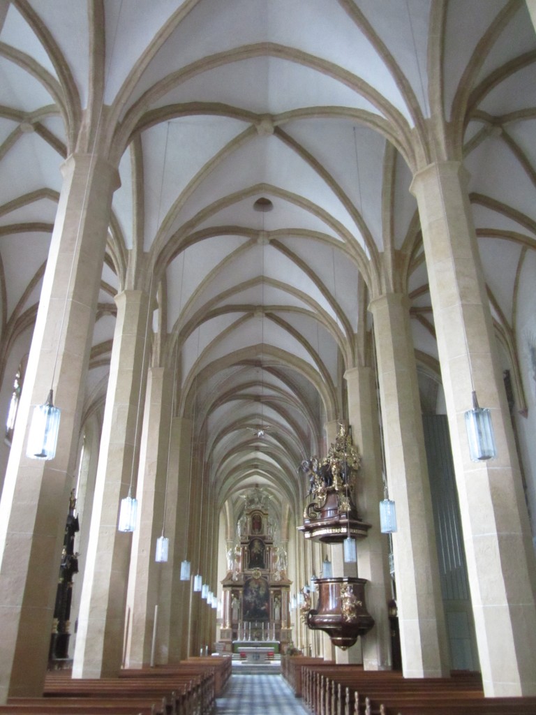 St. Lambrecht, Langschiff der Klosterkirche, Hochaltar von 1632, hochbarocke Kanzel (01.10.2013)