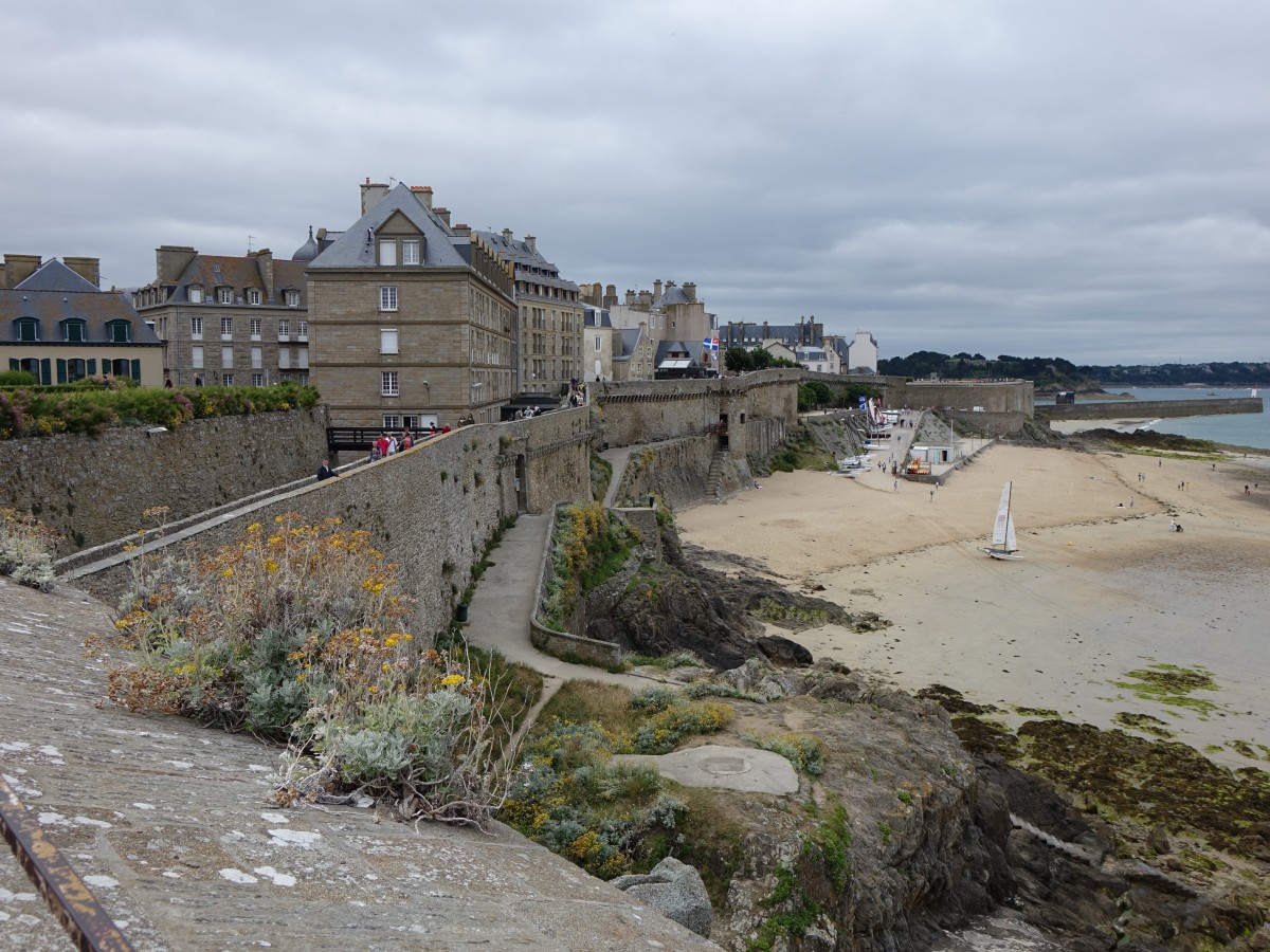 St. Malo, Stadtmauer mit Tour Bidouane (13.07.2015)