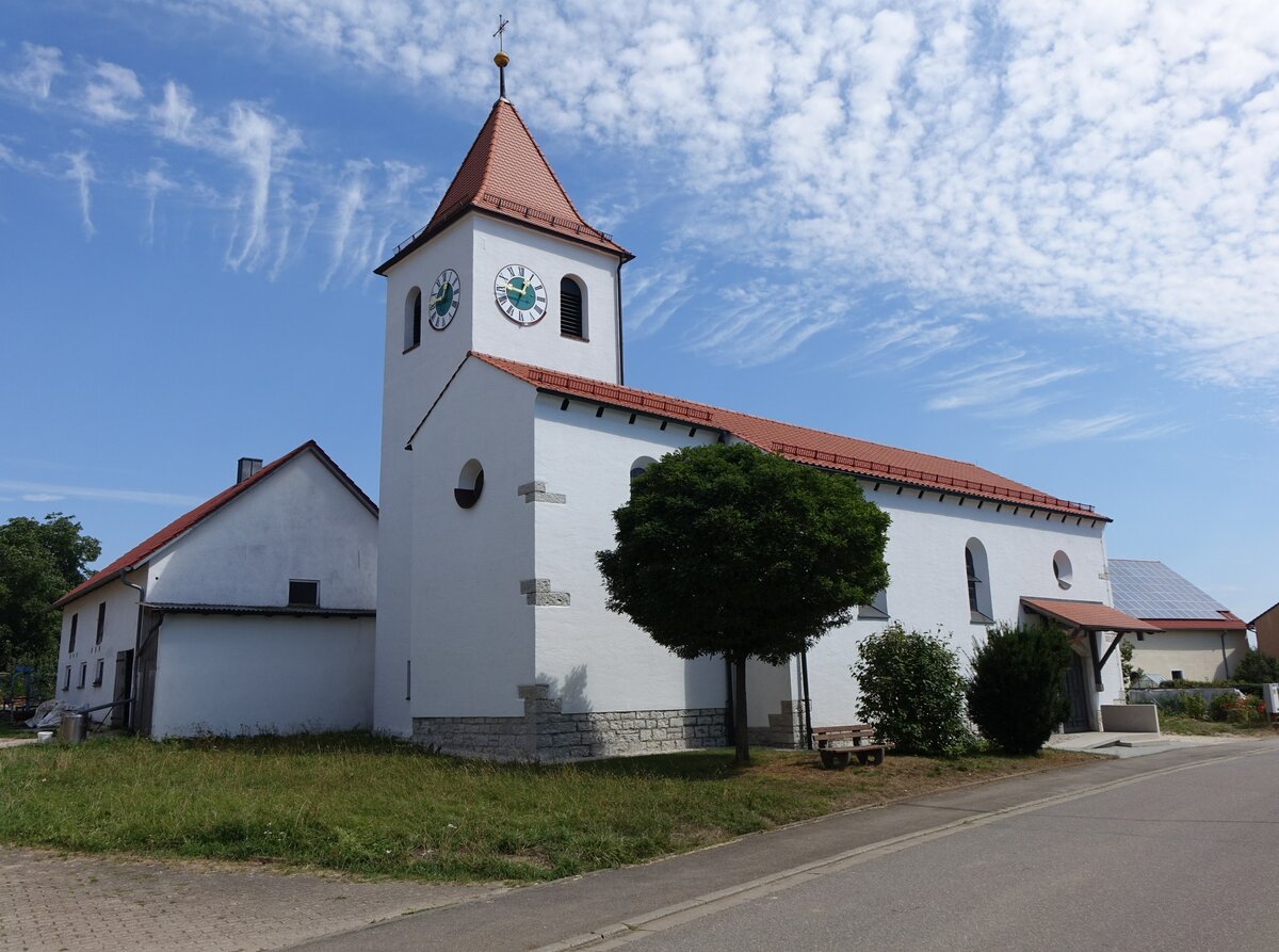 Stadelhofen, Pfarrkirche St. Antonius von Padua, erbaut 1747, erweitert 1937 (23.08.2015)