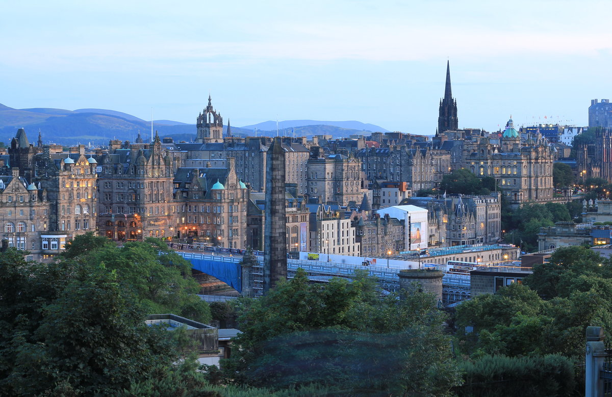 Stadtansicht von Edinburgh am 13.08.2019 von Calton Hill. 
